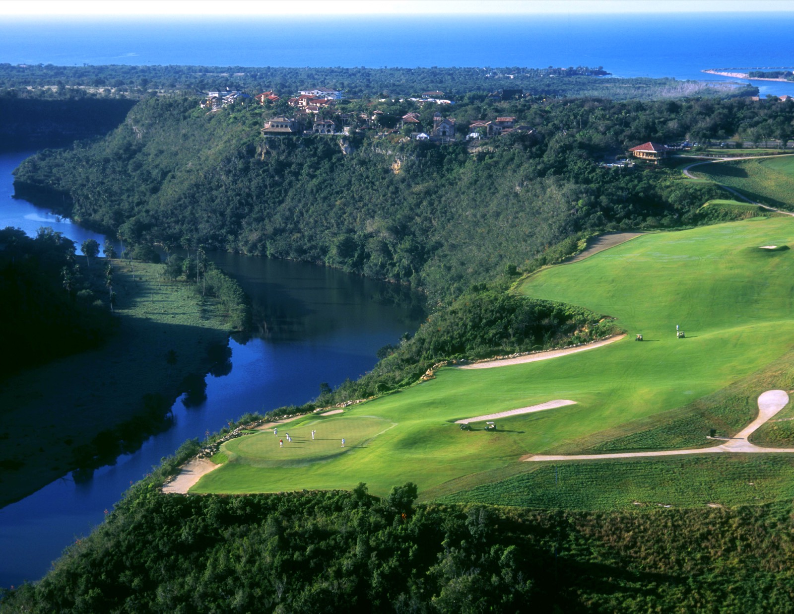 Dye Fore · Hoyo 1 · Casa de Campo®